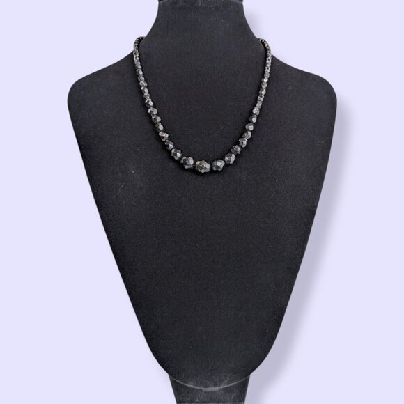 Vintage Graduated Black Glass Beaded Necklace - Picture 2 of 5